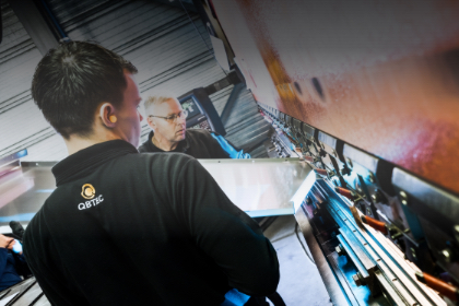 header stage lopen qbtec